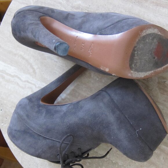 ALAIA PARIS BEAU GRAY SUEDE LACE UP PLATFORM ANKLE BOOTS HEELS - Picture 2 of 9